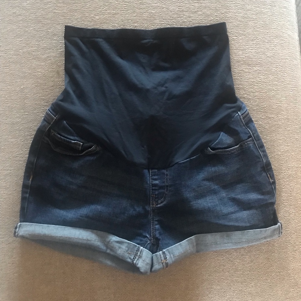 Maternity shorts